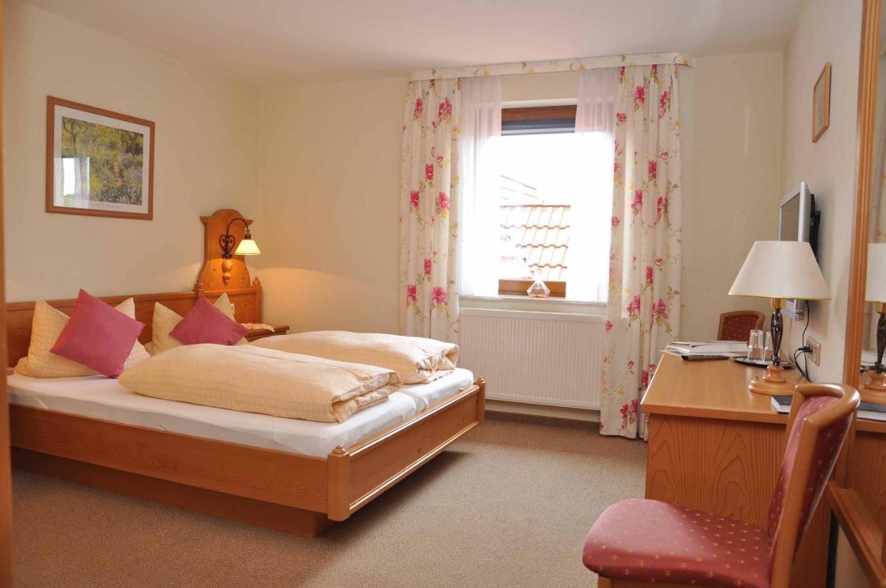 Landhotel Zur Pferdetraenke Schleid 外观 照片