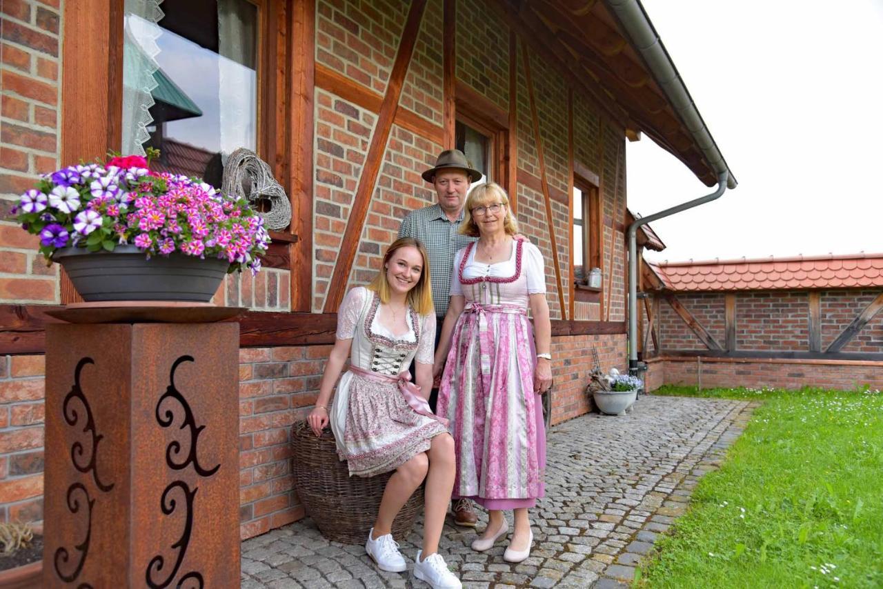 Landhotel Zur Pferdetraenke Schleid 外观 照片