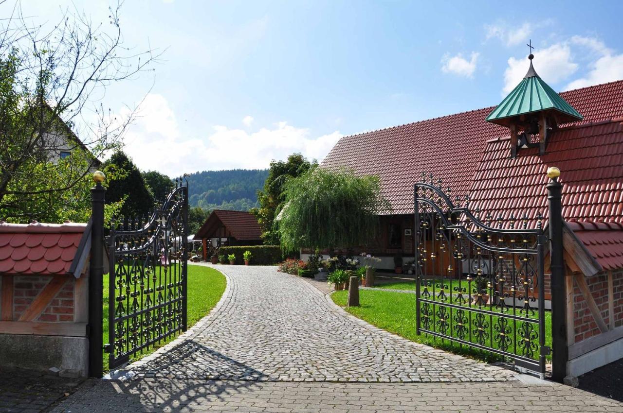 Landhotel Zur Pferdetraenke Schleid 外观 照片