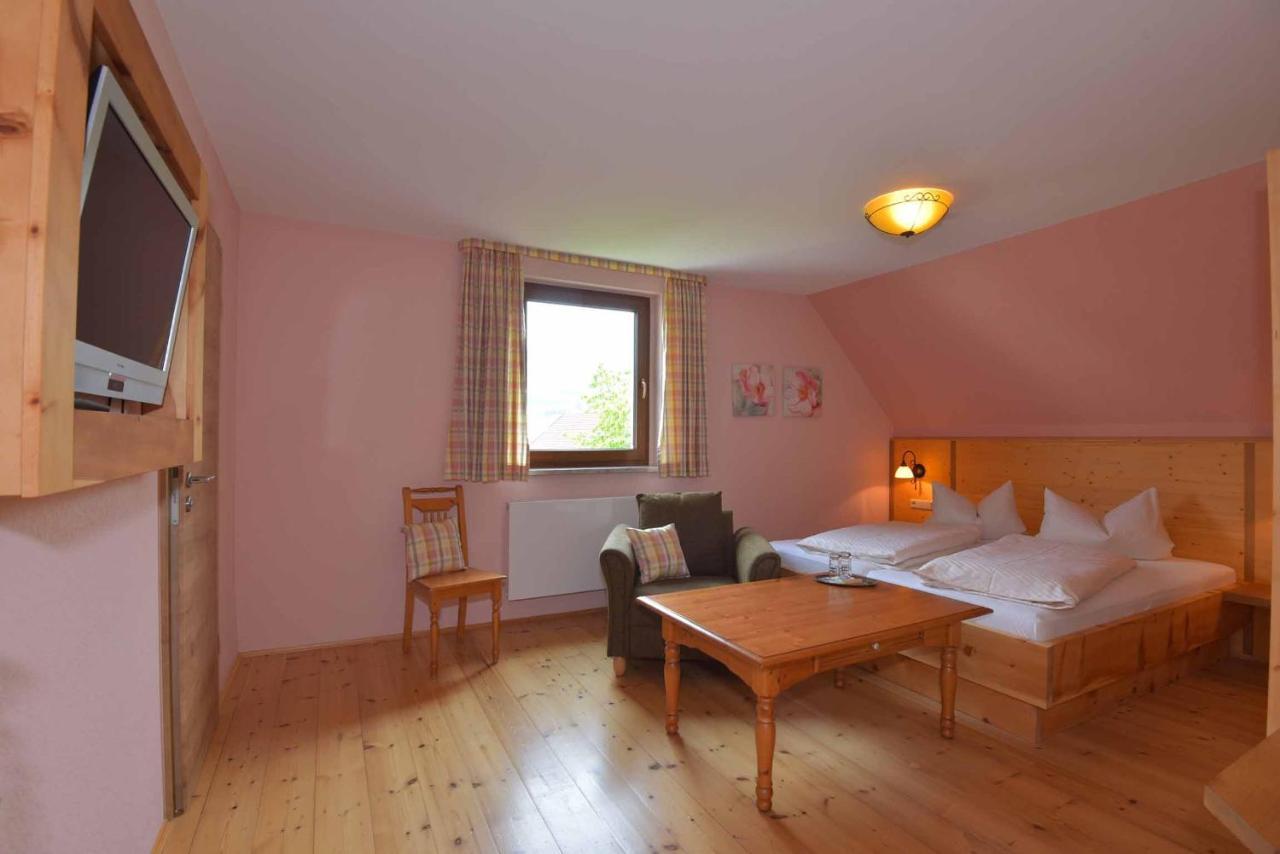 Landhotel Zur Pferdetraenke Schleid 外观 照片
